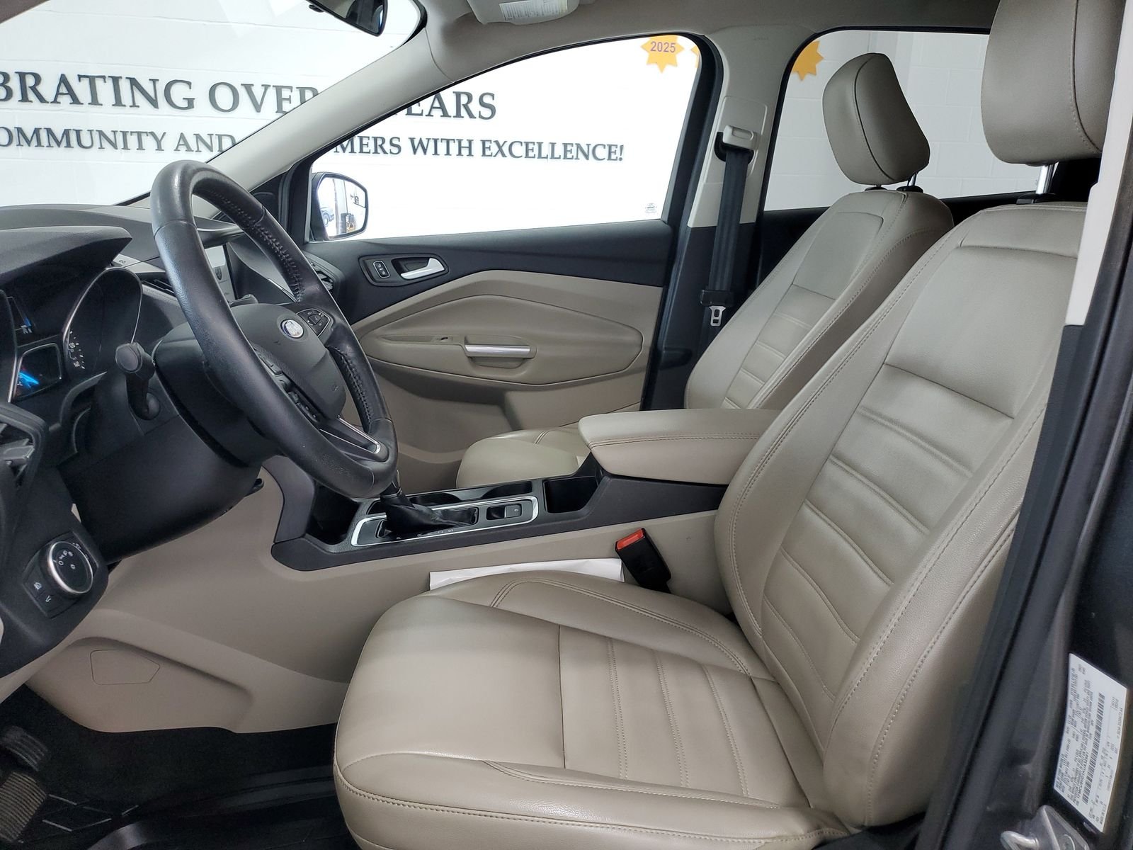Used 2019 Gray Ford SEL image 10