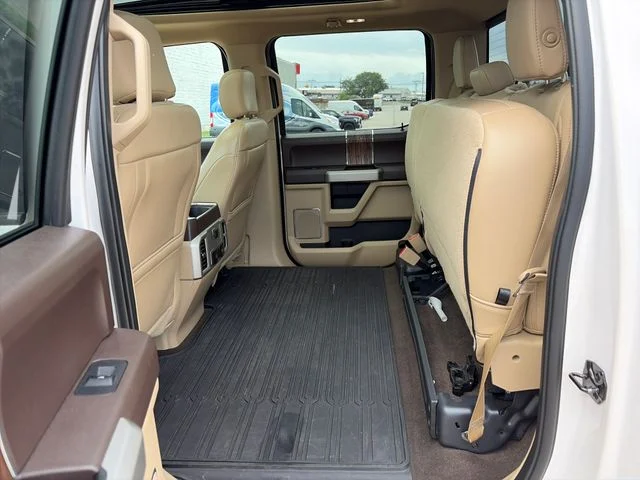 Used 2019 White Ford Lariat image 27