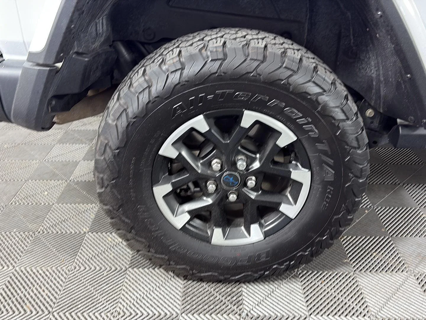 Used 2025 Bright White Clearcoat Jeep Rubicon X image 16