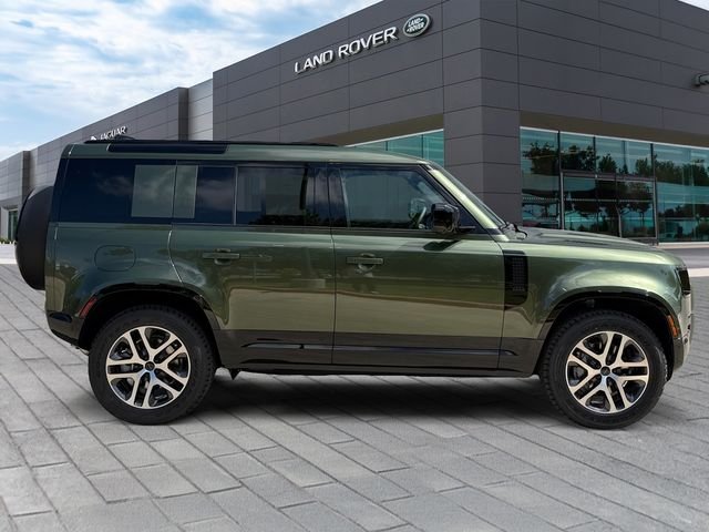 New 2026 Woolstone Green Land Rover X-Dynamic SE image 6