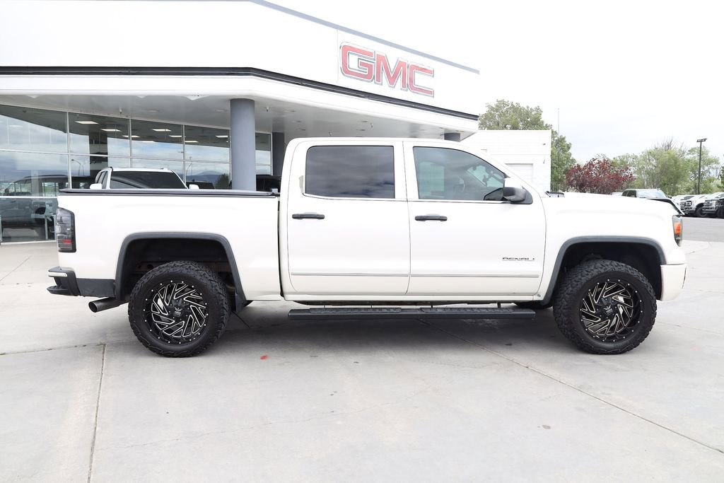 Used 2015 White Diamond Tricoat GMC Denali image 7