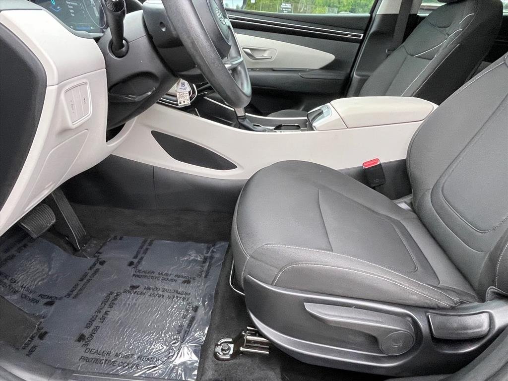 Used 2024 Black Pearl Hyundai SE image 21