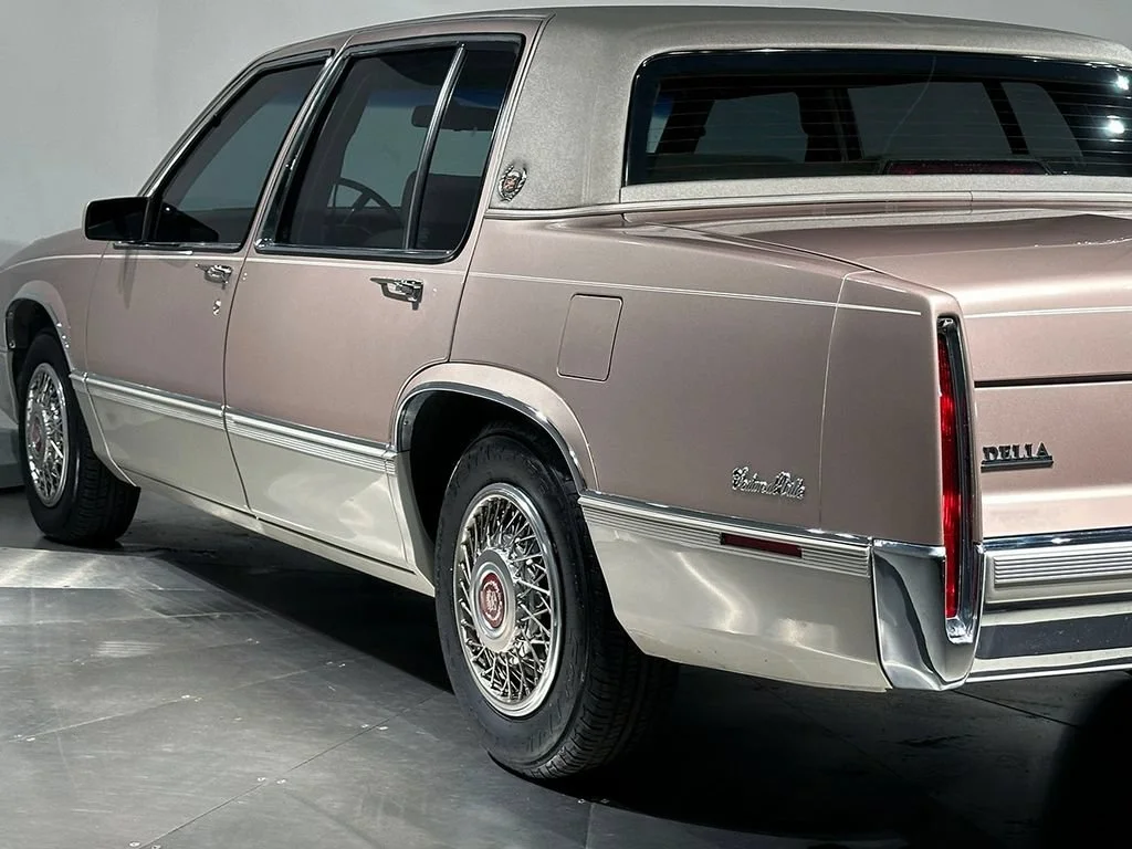 Used 1989  Cadillac NA image 32