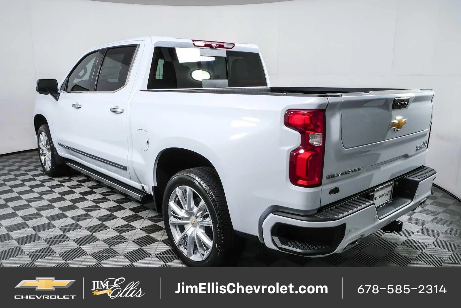 New 2026 Polar White Tricoat Chevrolet High Country image 31