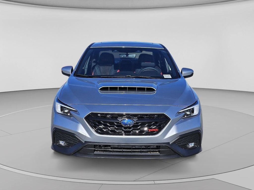 Used 2025 Ice Silver Metallic Subaru Limited image 9