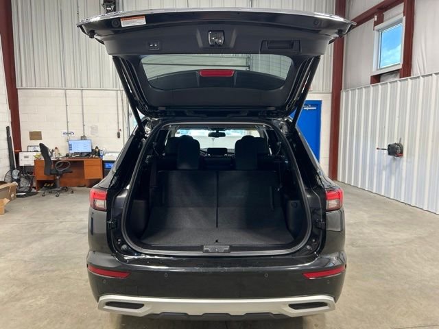 Used 2024 Black Diamond Mitsubishi SEL image 20