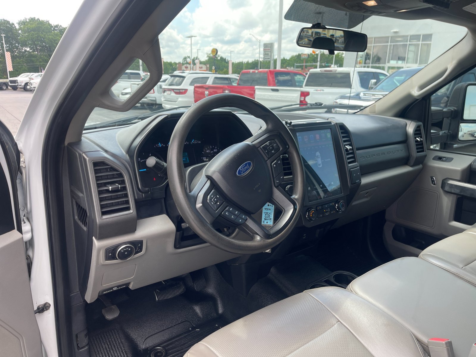Used 2019 White Ford XL image 11