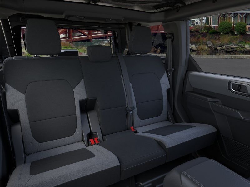 2025 Ford Bronco 4-Door Base - Photo 13