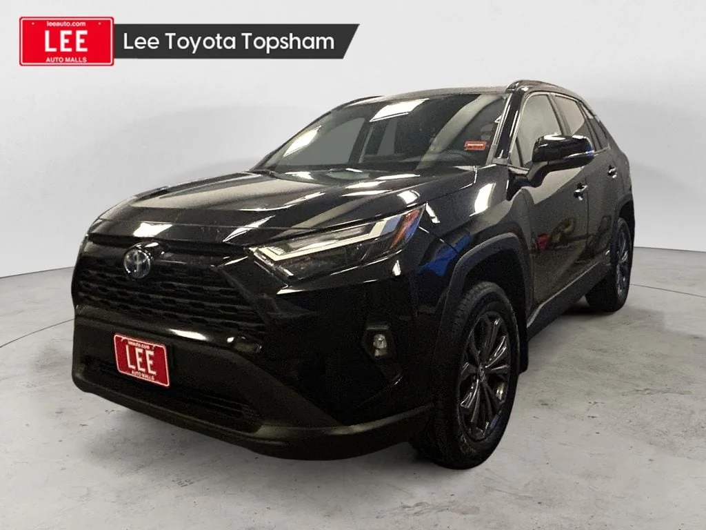 Used 2022 Midnight Black Toyota XLE Premium image 1