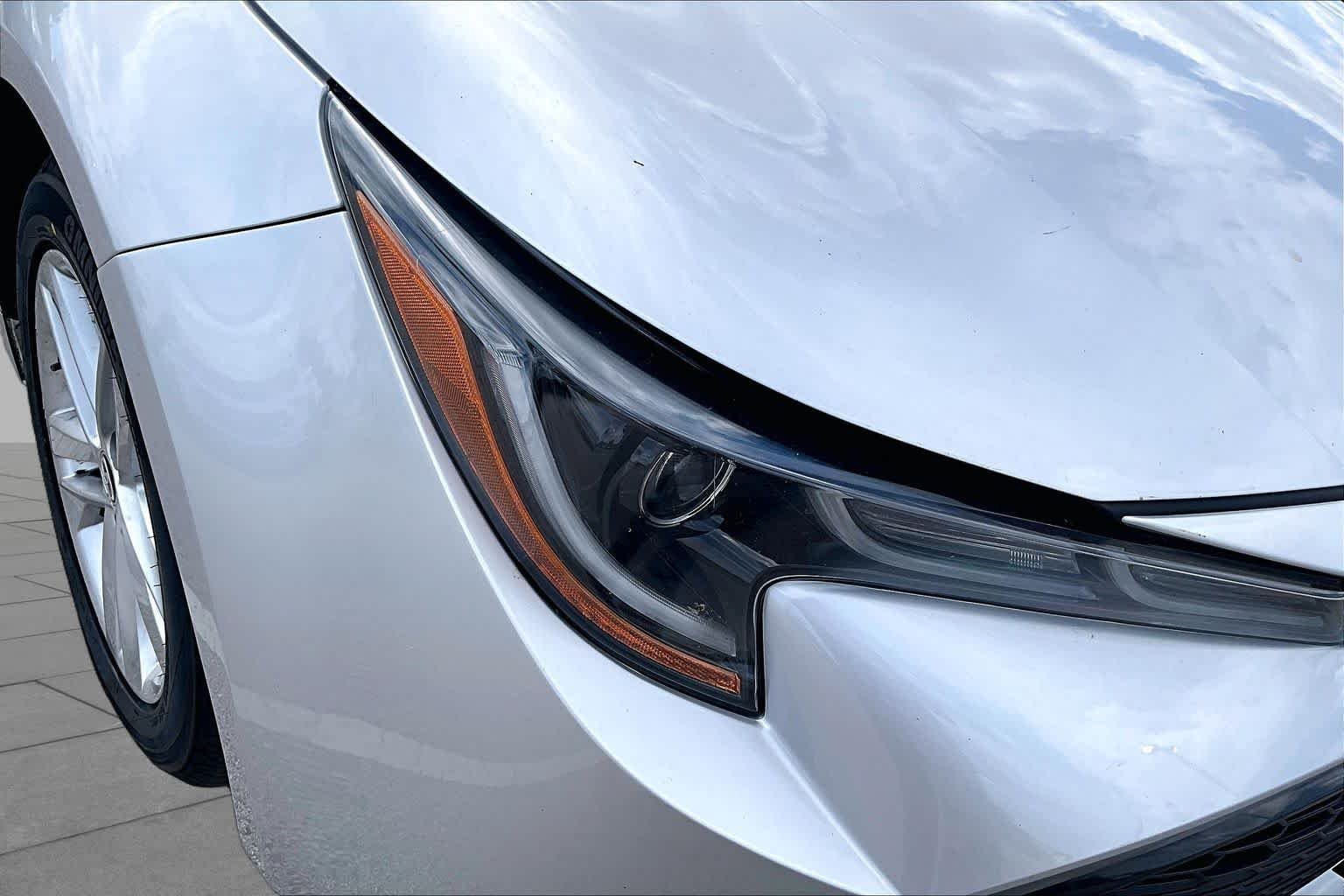 Used 2022 Classic Silver Metallic Toyota SE image 28