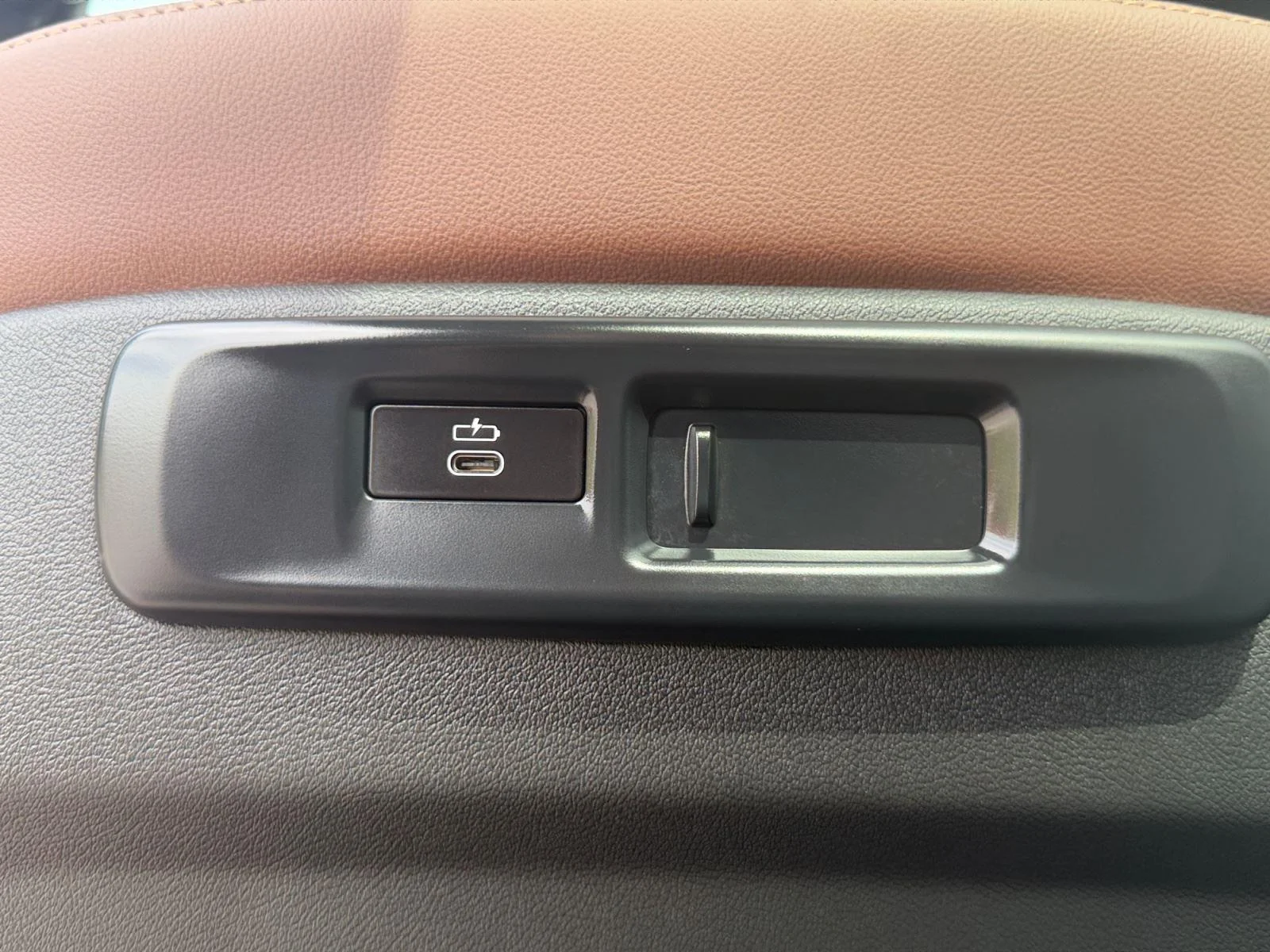 Used 2022 Carbon Black Metallic BMW M50i image 41