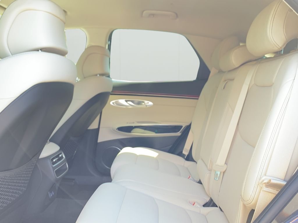 2026 GENESIS GV70 Standard - Photo 16