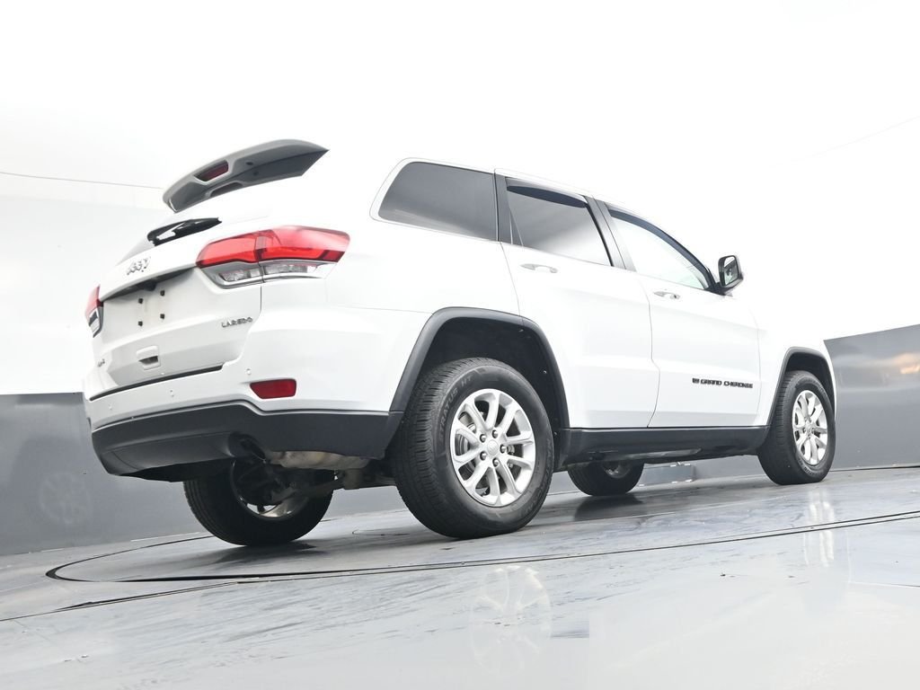 Used 2022 White Jeep Laredo E image 42