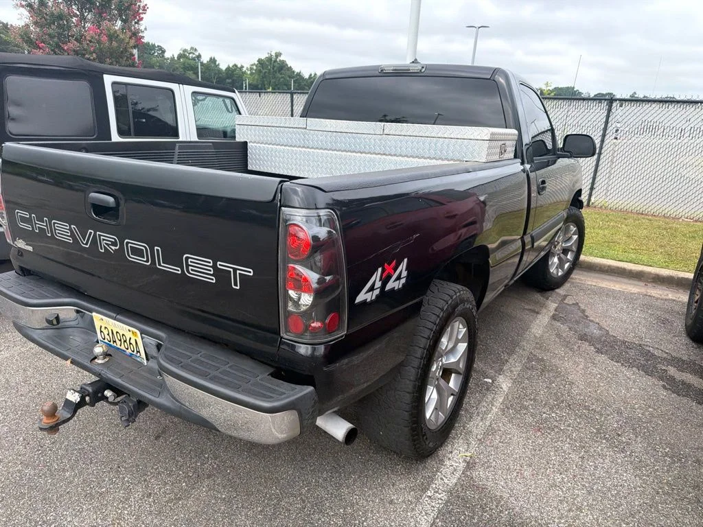 Used 2004 Black Chevrolet Base image 3