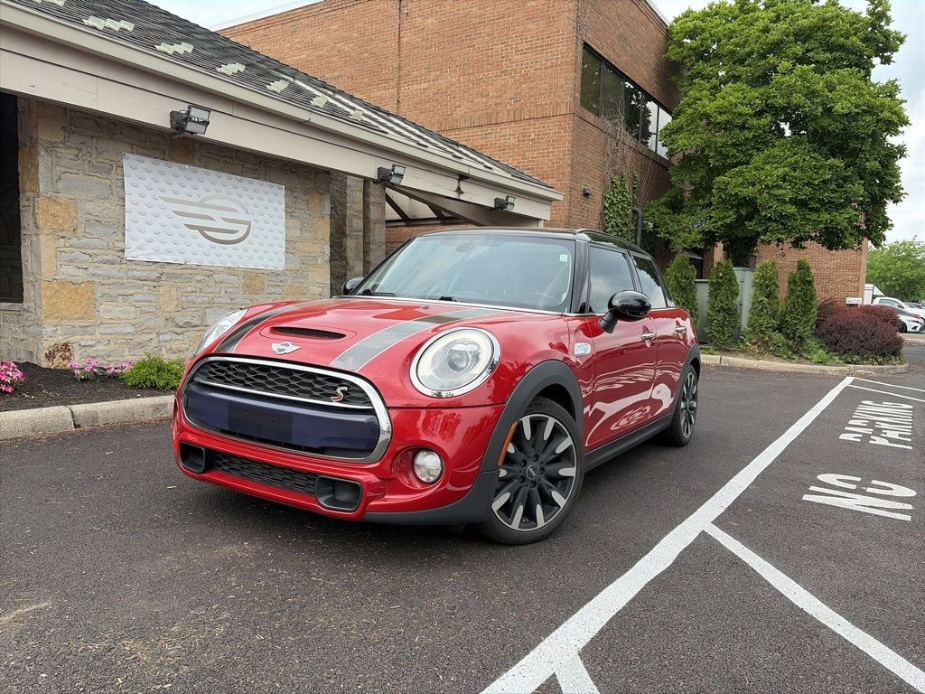 Used 2016 Blazing Red Metallic MINI Base image 5