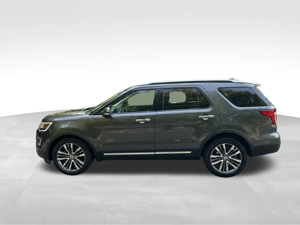 Used 2016 Gray Ford Platinum image 2