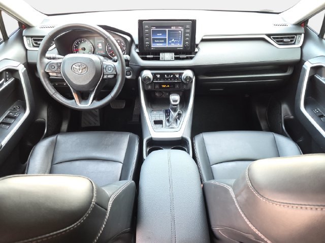 Used 2021 Red Toyota XLE Premium image 9