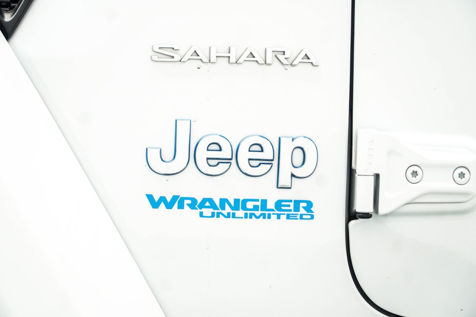 Used 2021 White Jeep Unlimited Sahara 4xe image 7