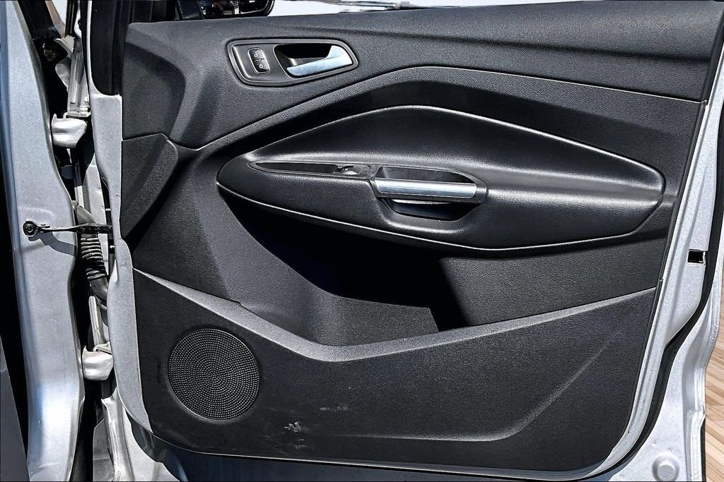 Used 2018 Silver Ford SE image 16