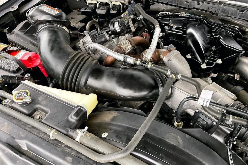Used 2019 Agate Black Metallic Ford XLT image 32