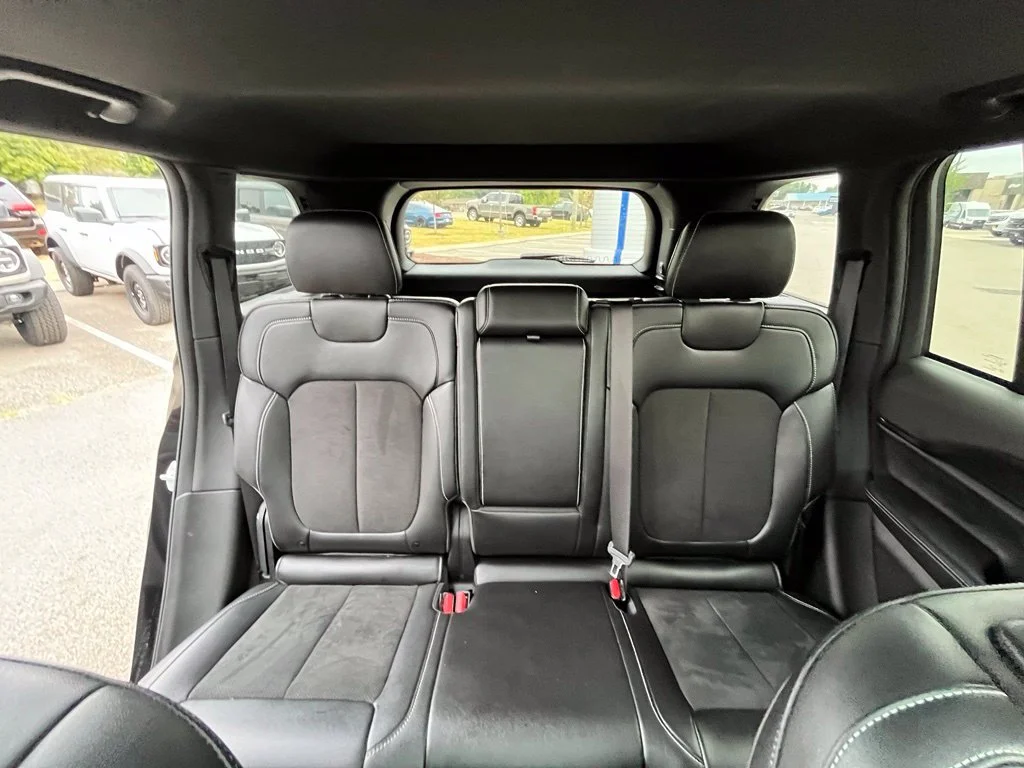 Used 2025 Black Jeep Altitude X image 17