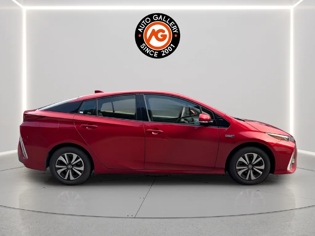Used 2017 Red Toyota Advanced image 8