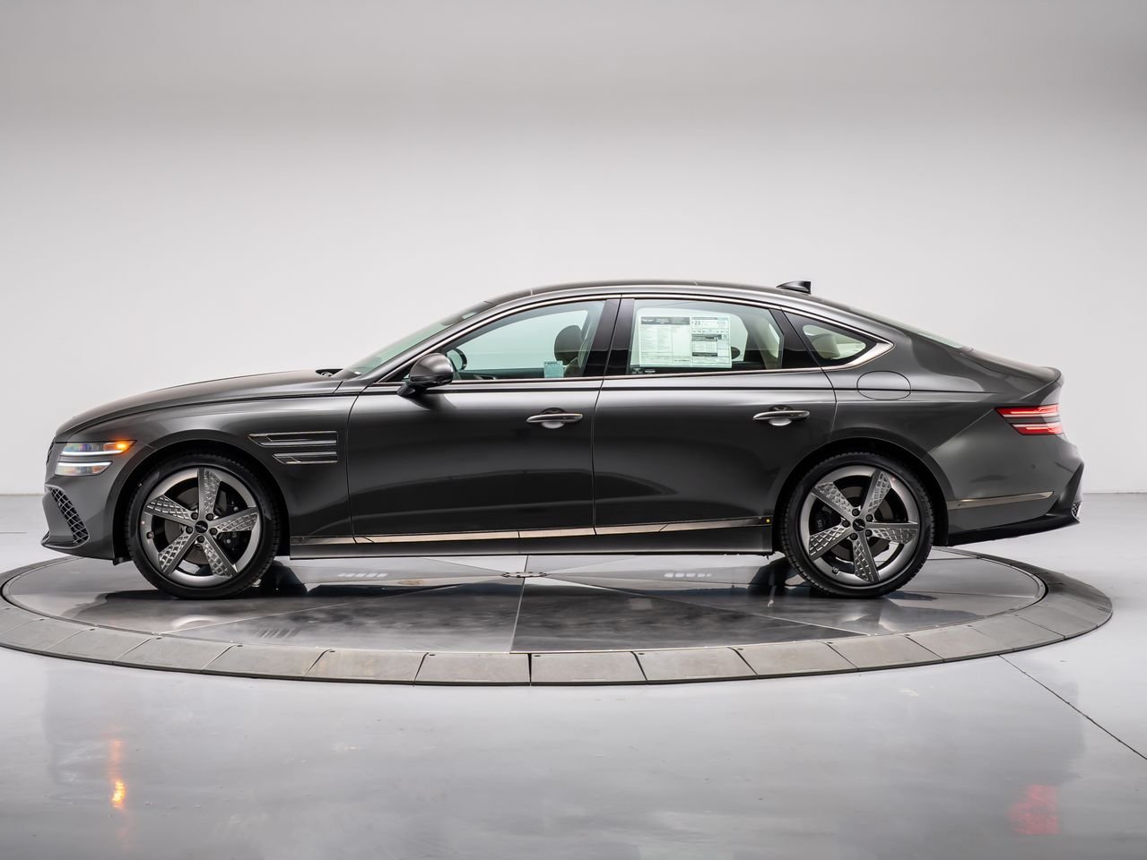 New 2026 Makalu Gray Genesis 2.5T SPORT PRESTIGE image 2