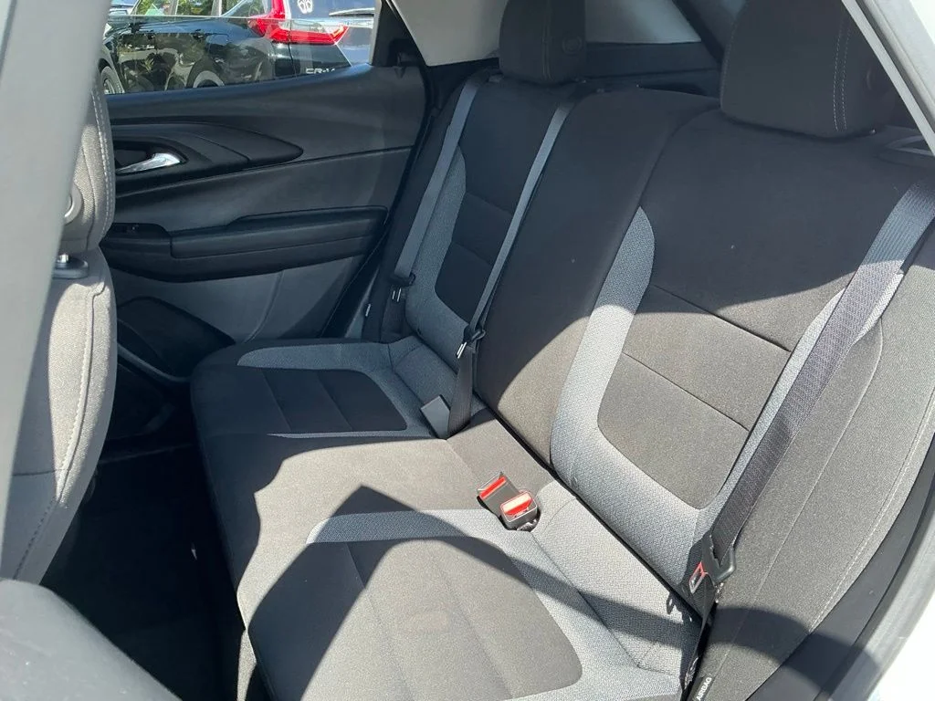 Used 2025 White Chevrolet LT image 23
