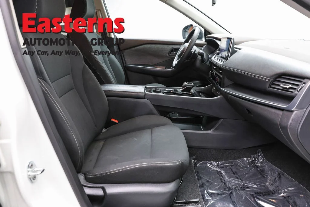 Used 2023 White Nissan S image 25