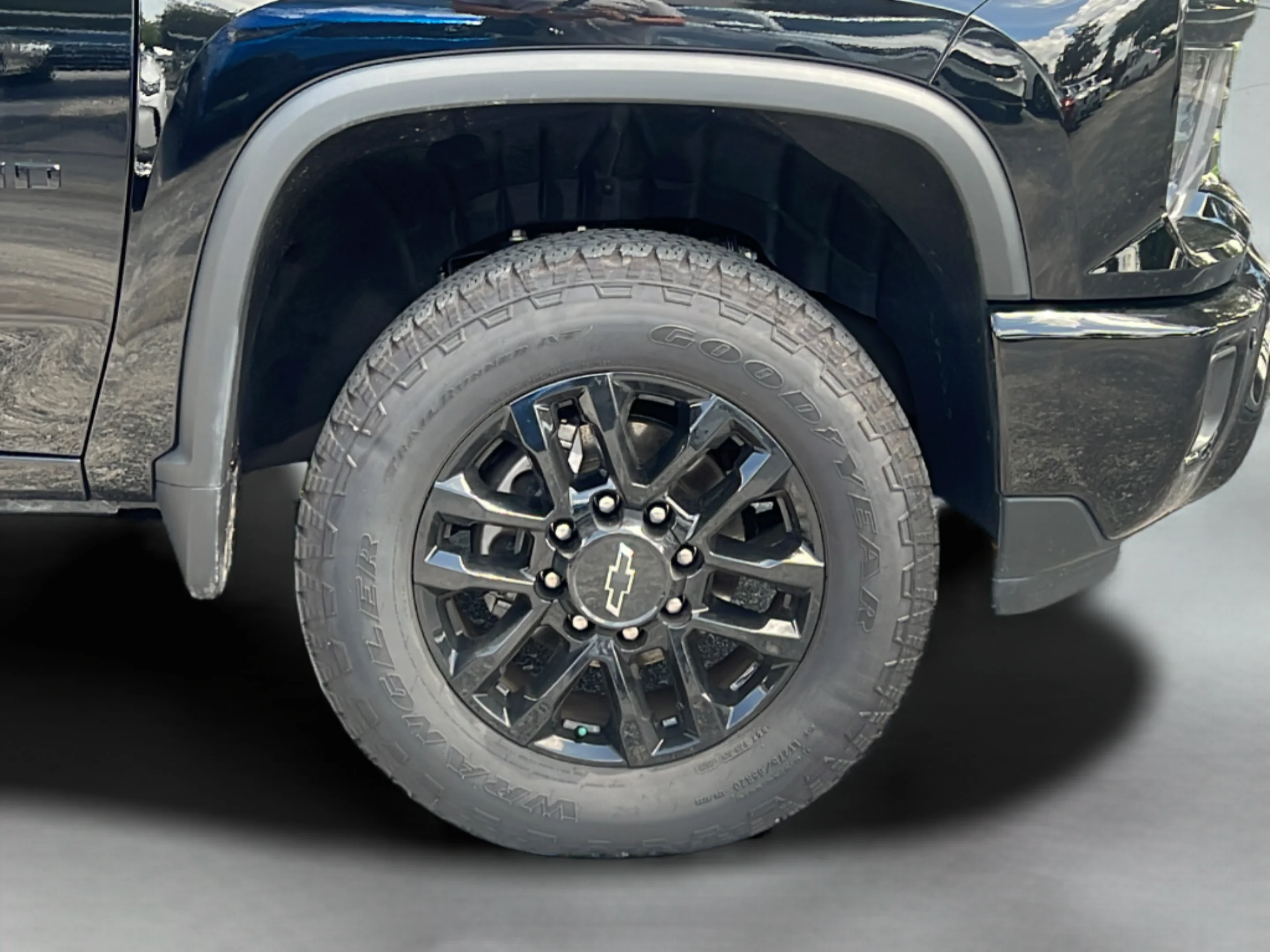 Used 2025 Black Chevrolet Custom image 23
