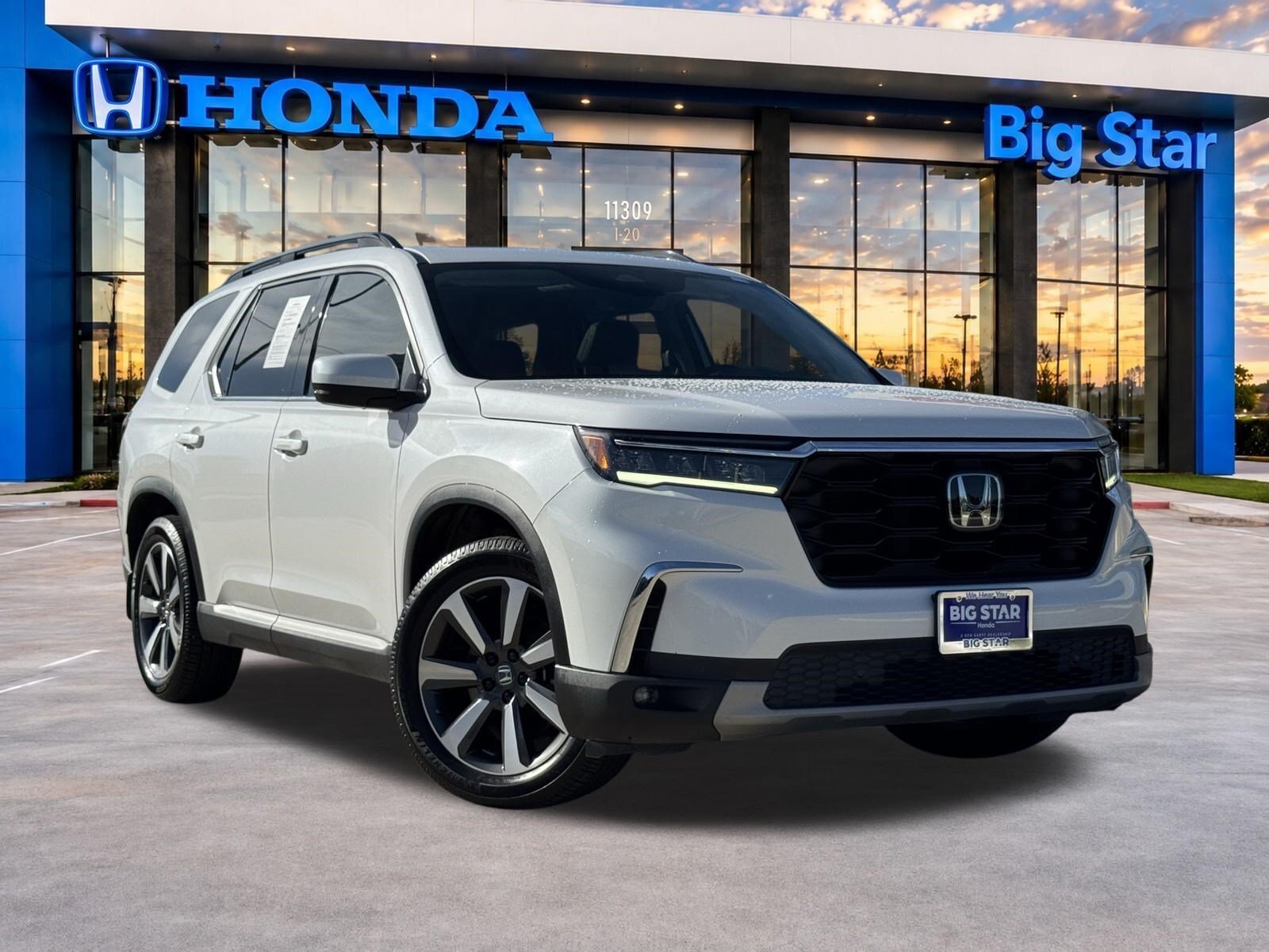 Certified Used 2025 Platinum White Pearl Honda Touring image 1