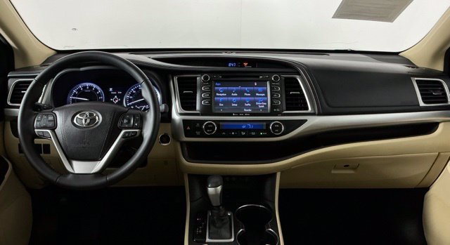 Used 2017 White Toyota XLE image 24