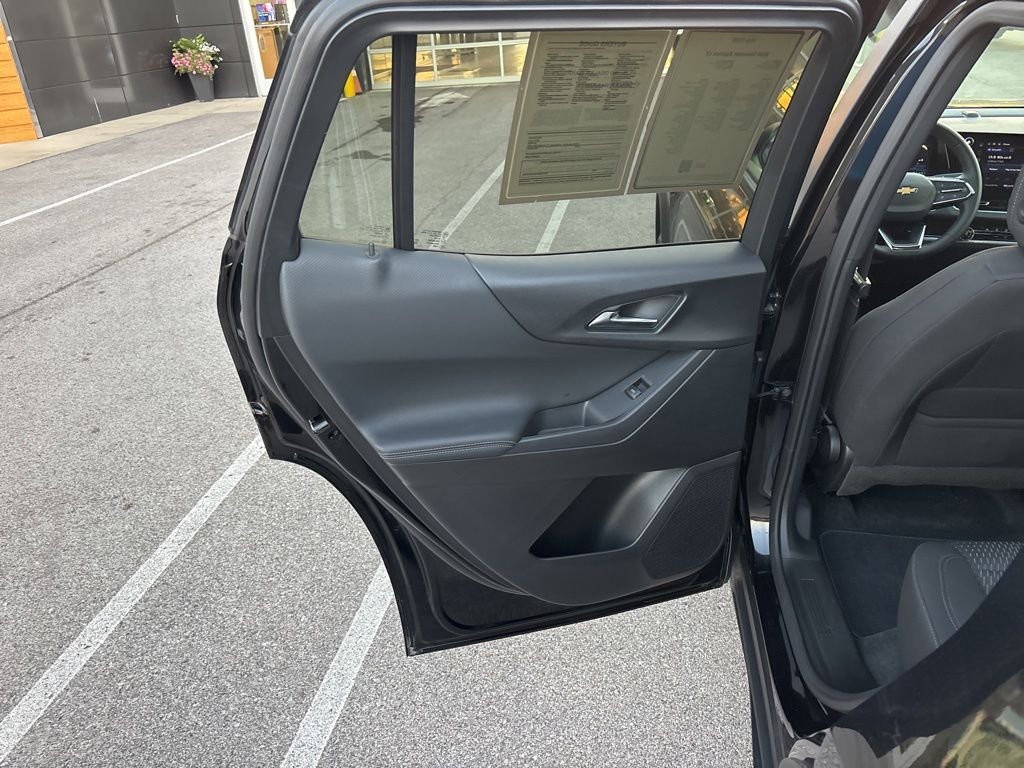 Used 2026 Black Chevrolet LT image 32