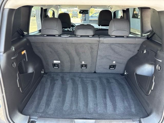 Used 2023 Gray Jeep Altitude image 15