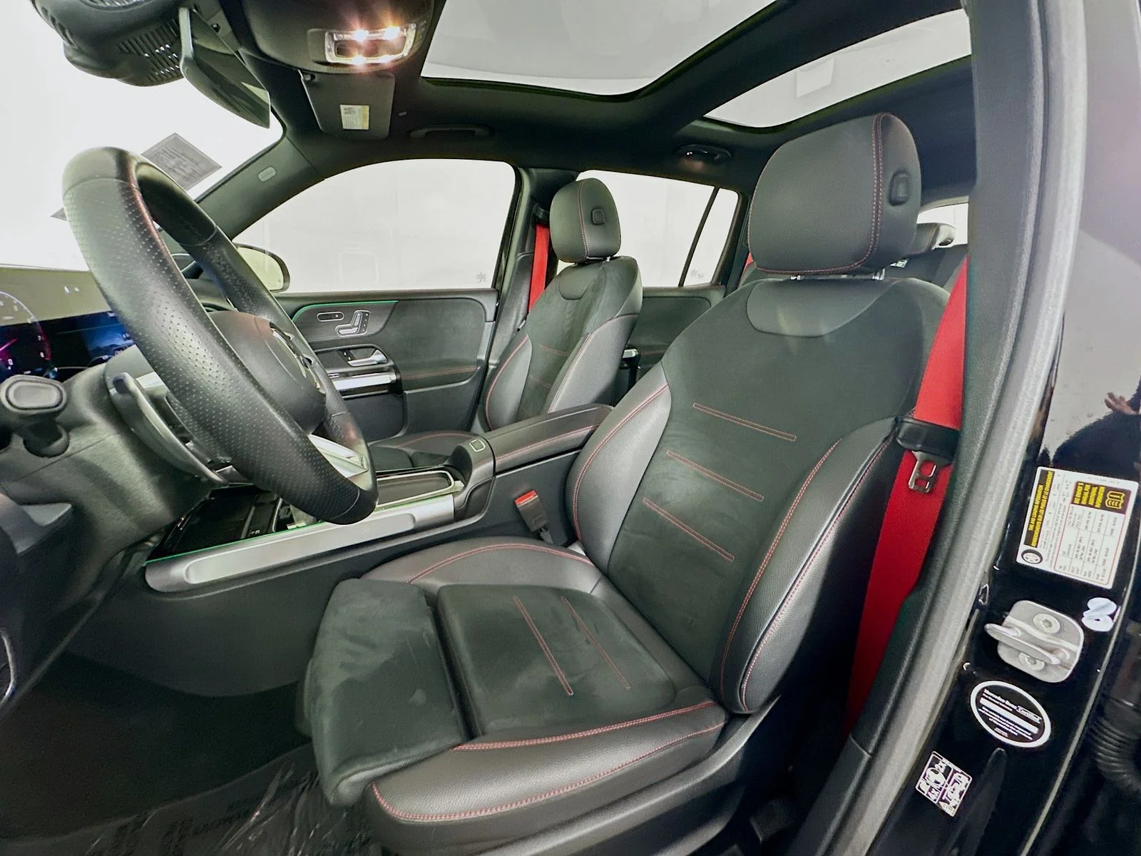 2025 Mercedes-Benz GLB GLB35 AMG - Photo 20