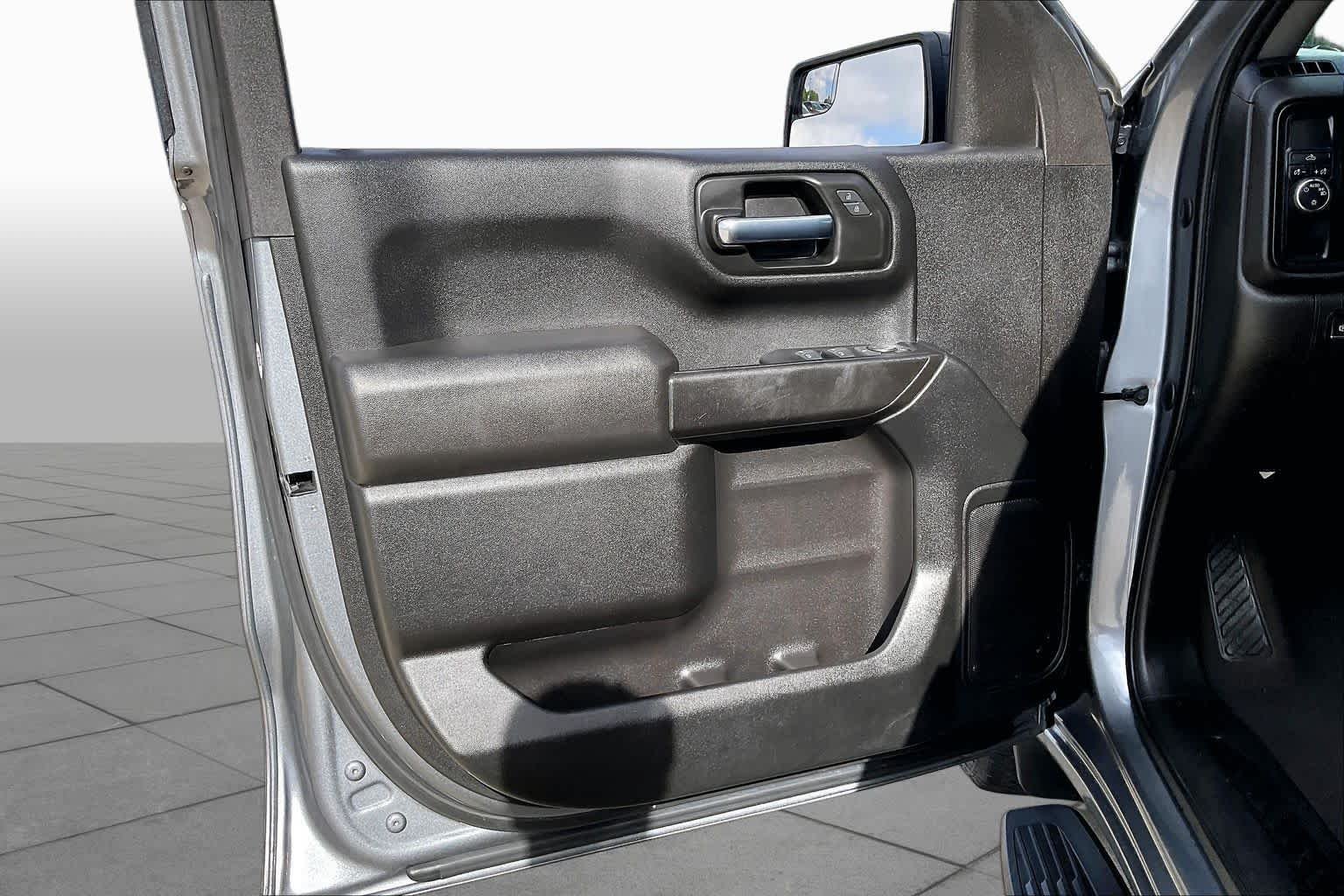 Used 2022 Satin Steel Metallic Chevrolet Custom image 21