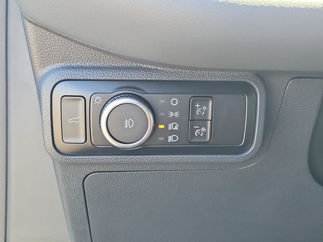 New 2026 Space White Metallic Ford Active image 13