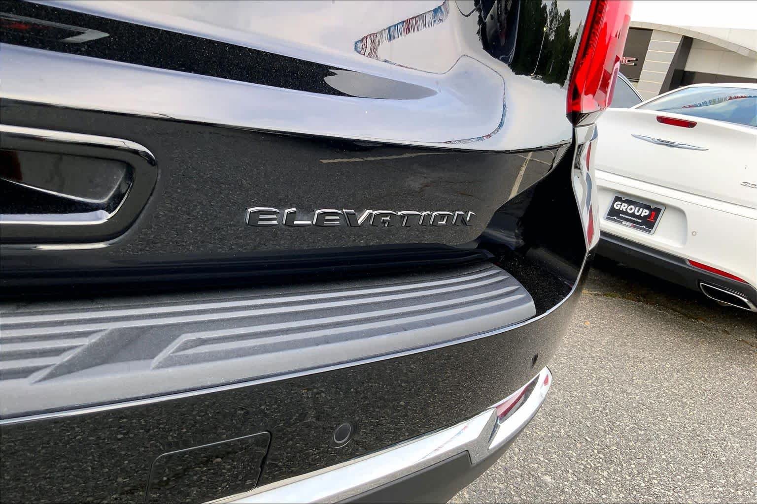Used 2025 Onyx Black GMC Elevation image 9