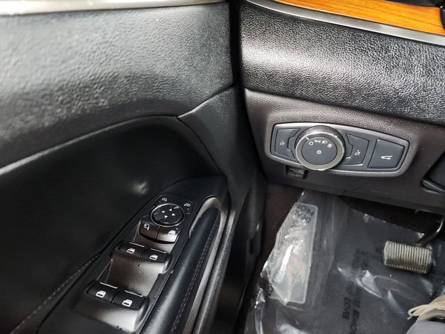 Used 2017 Gray Lincoln Reserve image 36