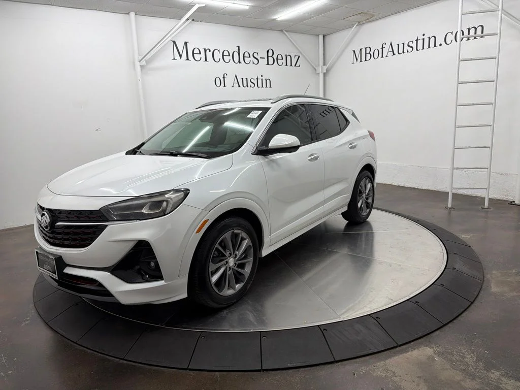 Used 2020 White Buick Essence image 3