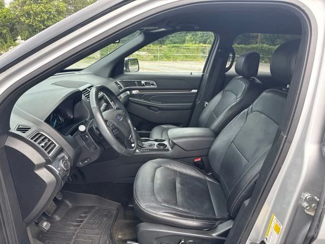 Used 2017 Ingot Silver Ford Limited image 7