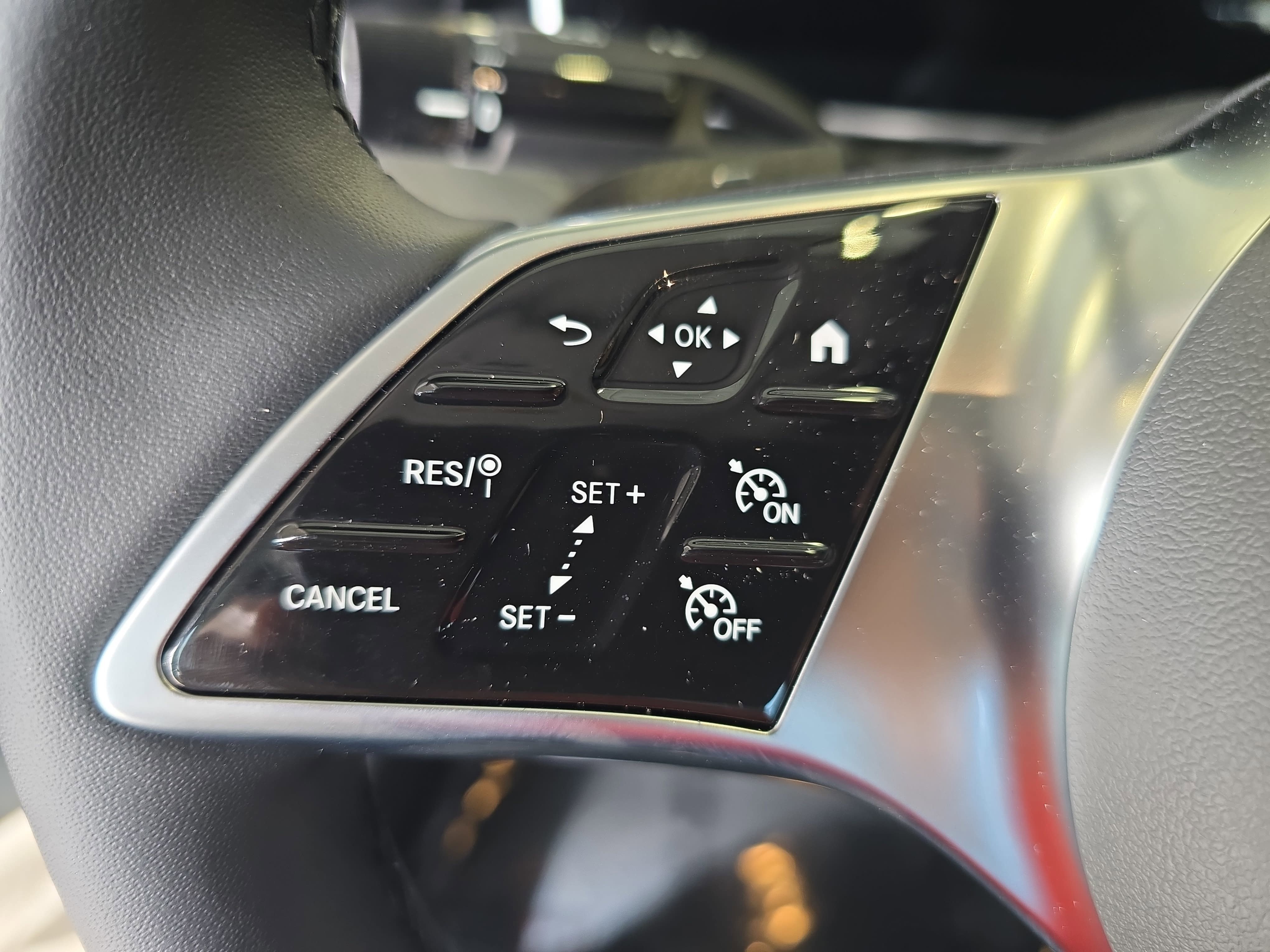 New 2026 Cirrus Silver Metallic Mercedes-Benz C300 image 17
