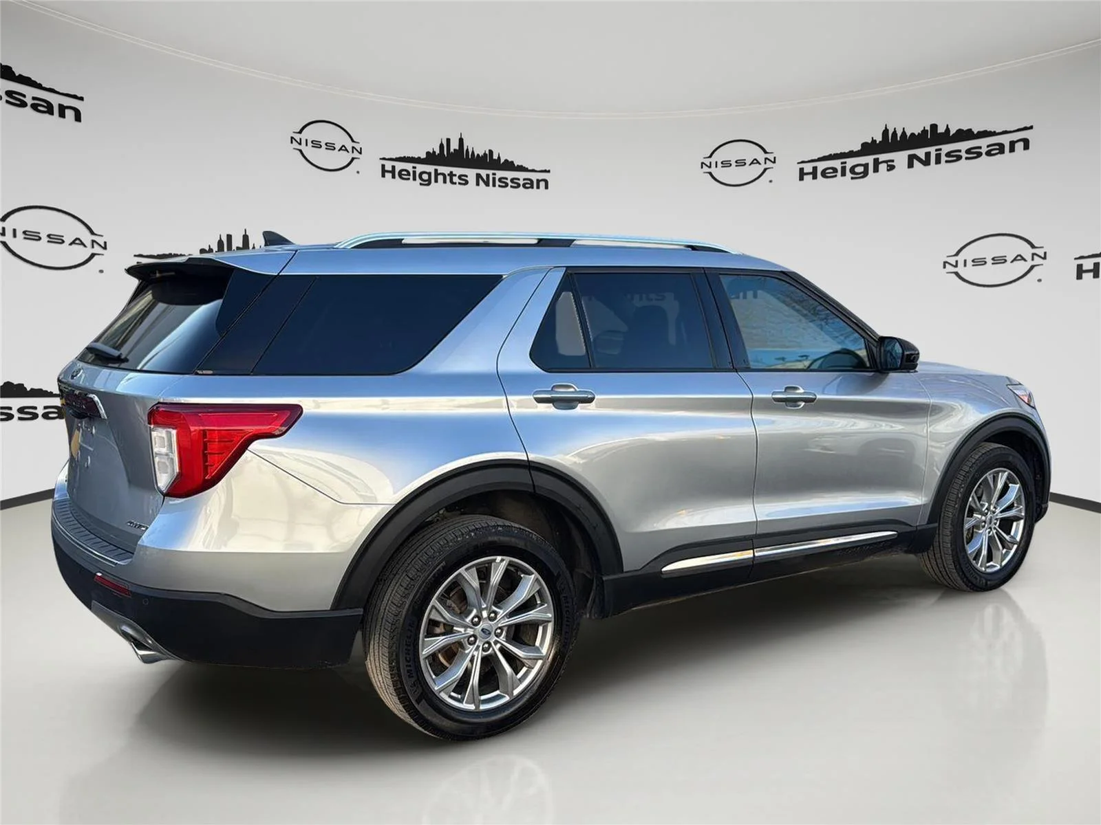 2023 Ford Explorer Limited - Photo 9