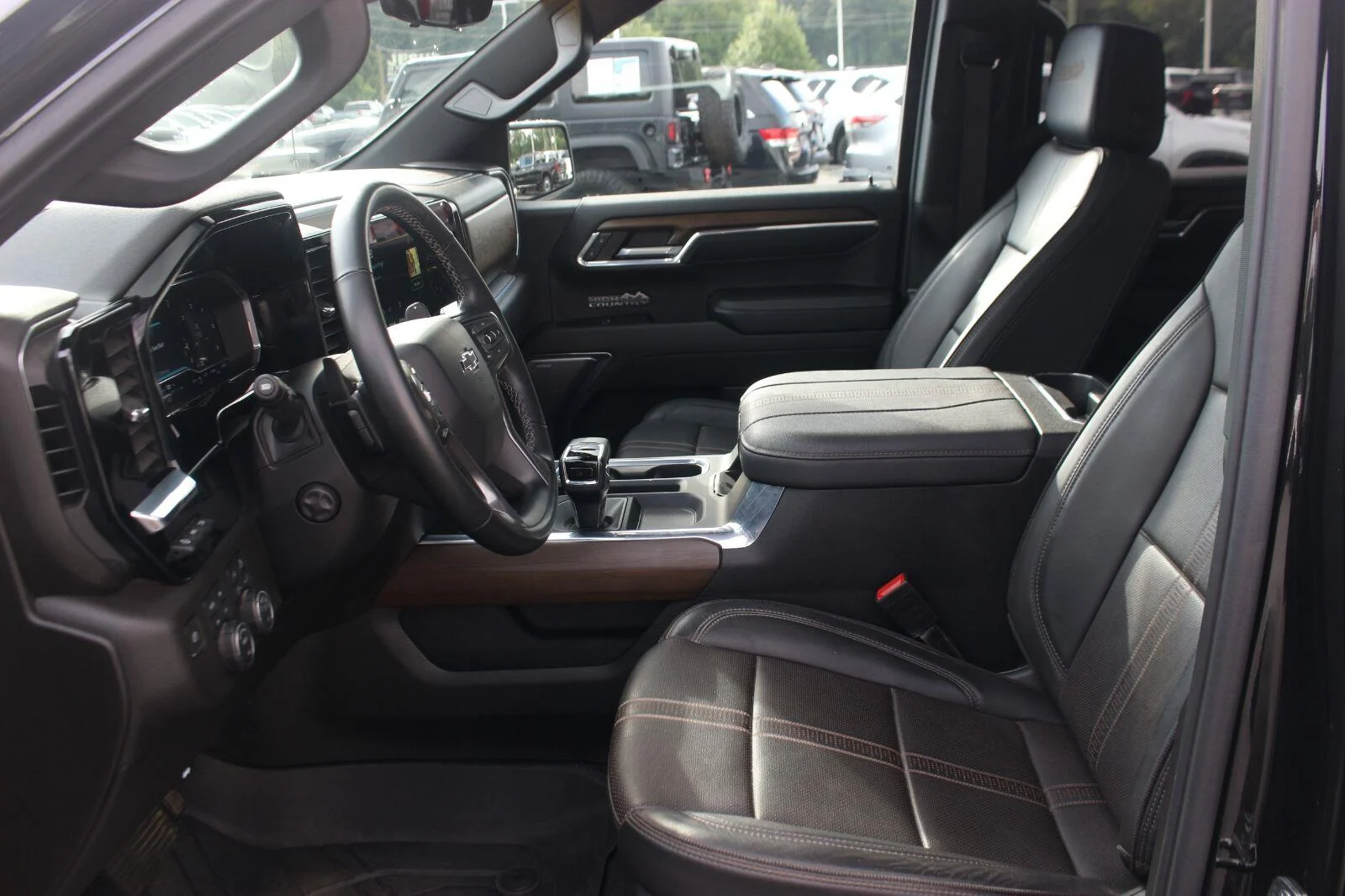 Used 2024 Black Chevrolet High Country image 17