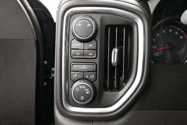 Used 2019 SHADOW GRAY METALLIC Chevrolet LT image 13