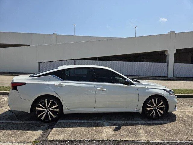 Used 2020 Pearl White Tricoat Nissan 2.5 SR image 6