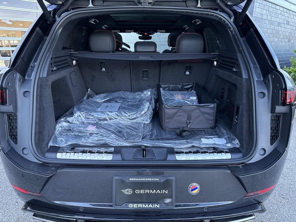 New 2026 Carpathian Grey Land Rover Dynamic SE image 6