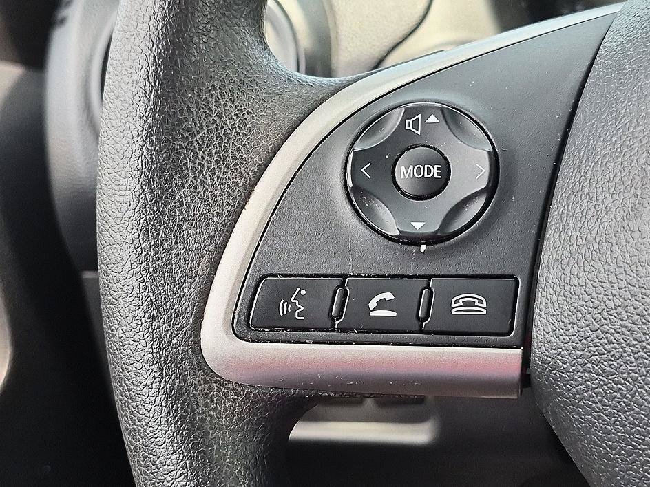 Used 2024 Graphite Gray Metallic Mitsubishi ES image 17