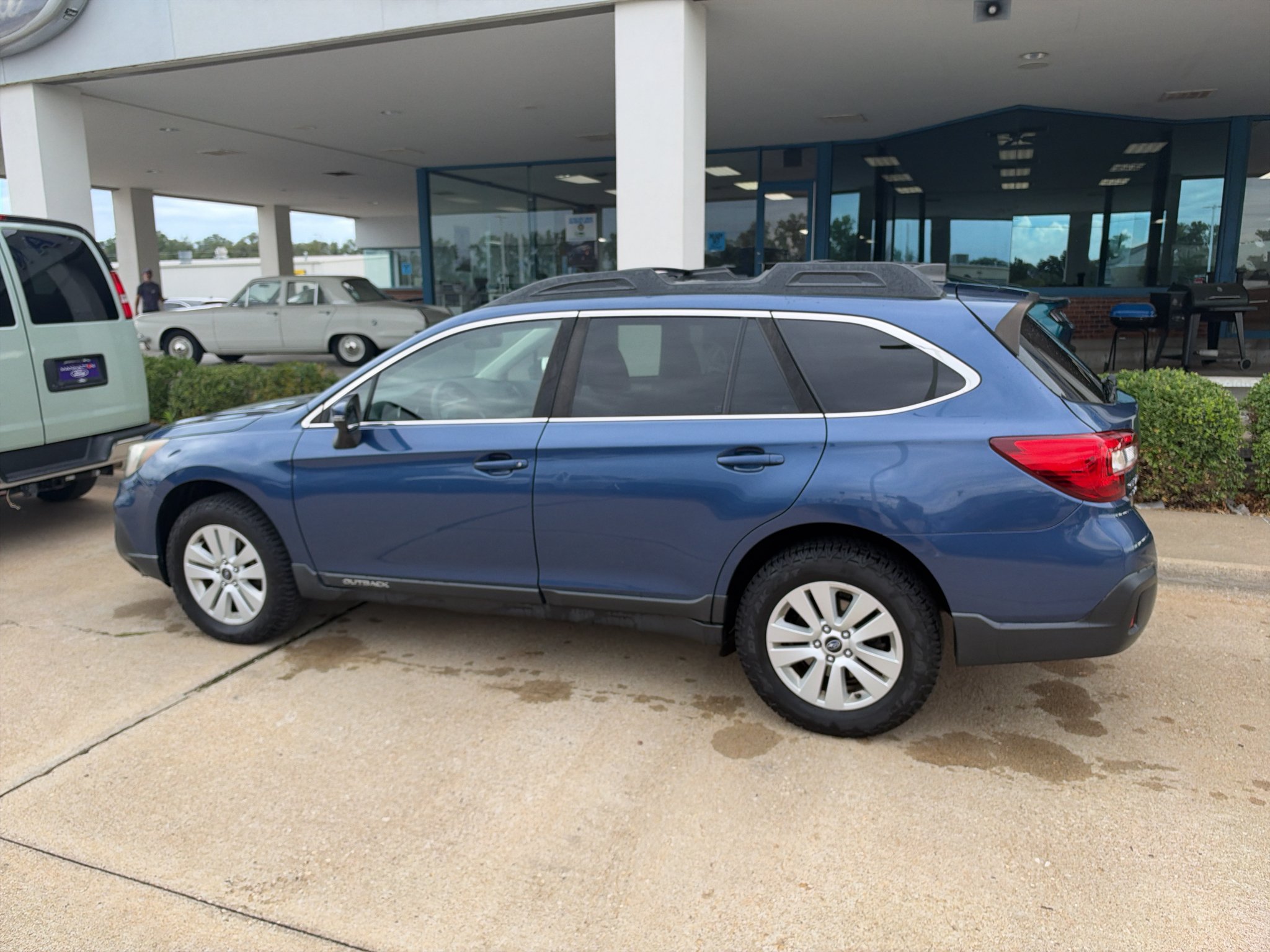 Used 2019 Abyss Blue Pearl Subaru Premium image 8