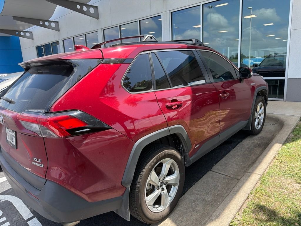 Used 2021 Pearl Toyota XLE Premium image 4